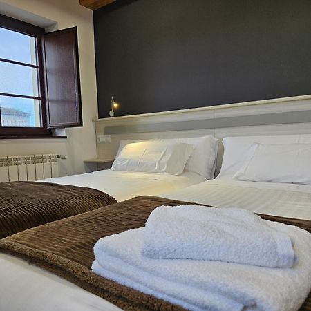 Apartamentos Rurales Lola Penarronda Castropol Exterior photo